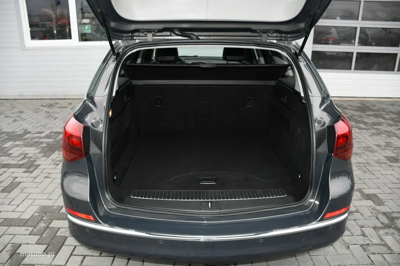 Opel Astra J 37