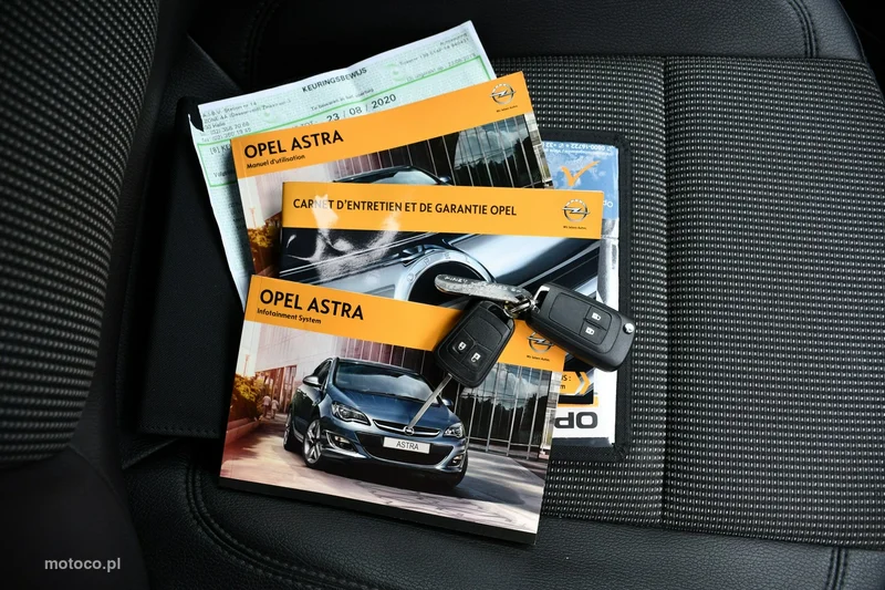 Opel Astra J 38