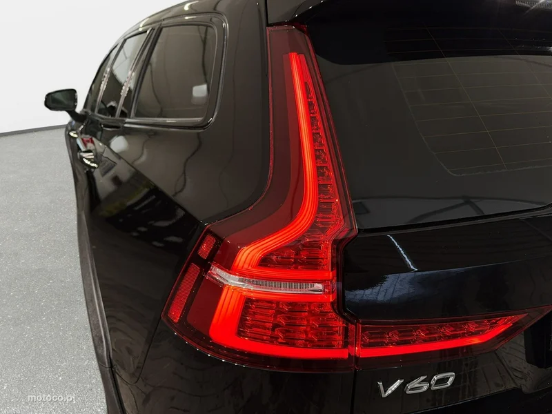 Volvo V60 Cross Country 11