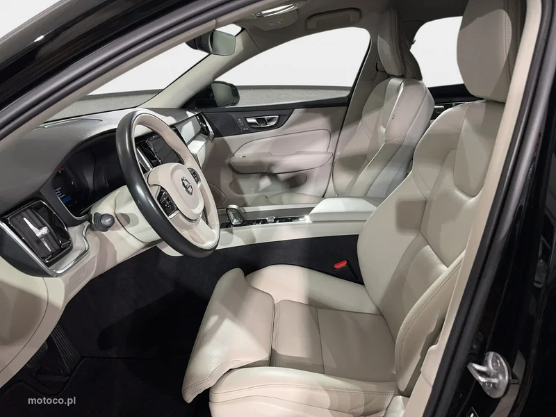 Volvo V60 Cross Country 12