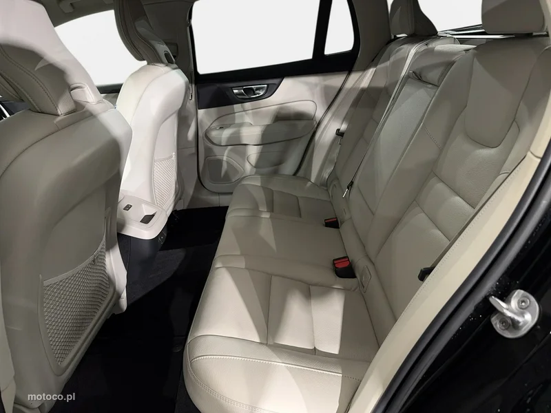 Volvo V60 Cross Country 14