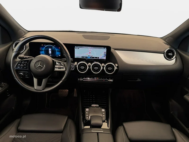 Mercedes-Benz GLA H247 GLA 200 17