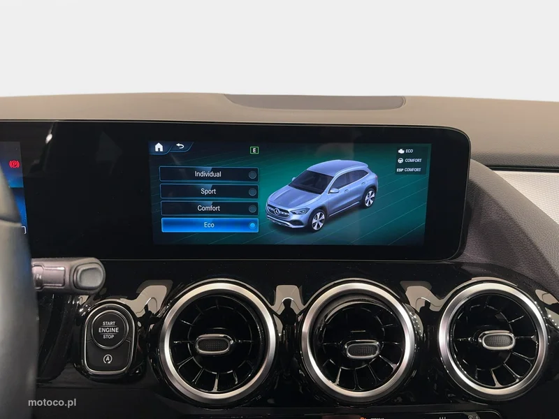 Mercedes-Benz GLA H247 GLA 200 24