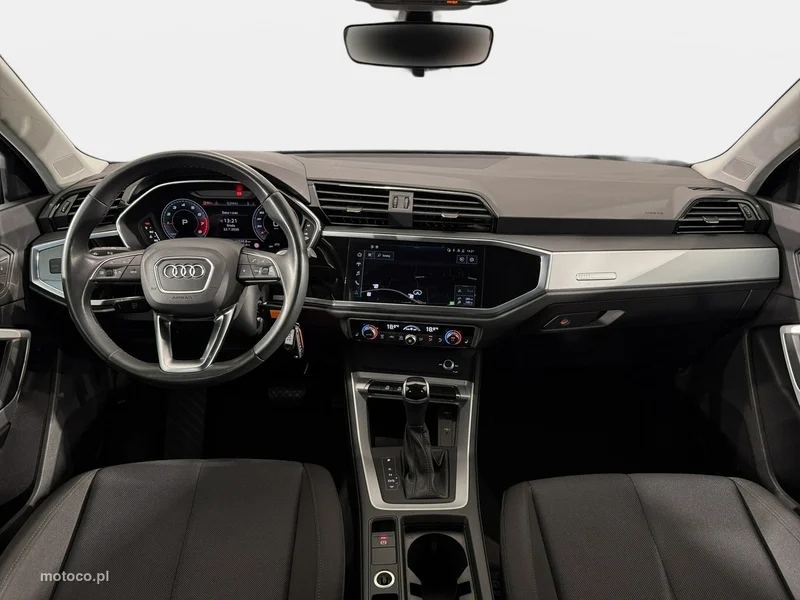 Audi Q3 F3 16