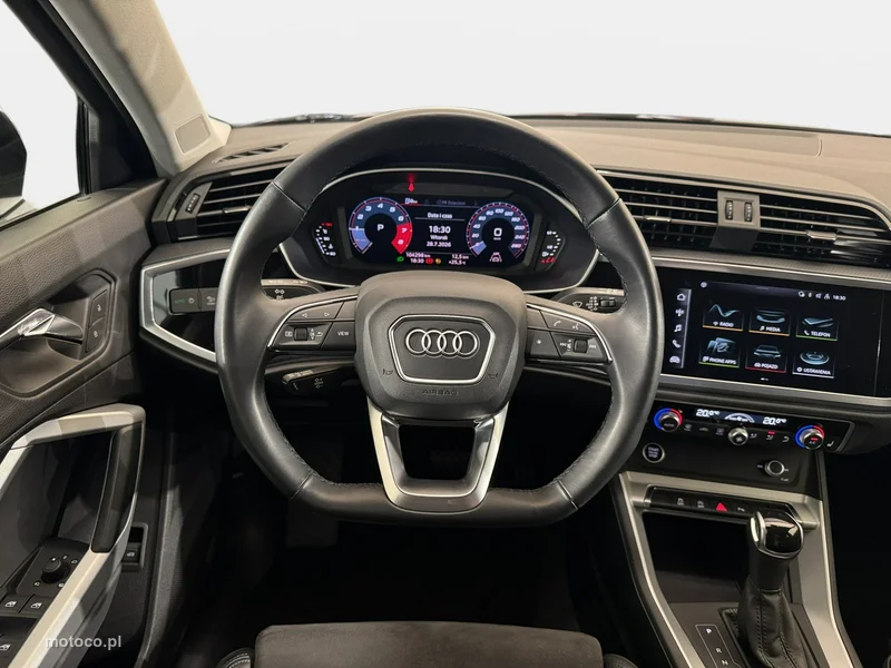 Audi Q3 F3 13