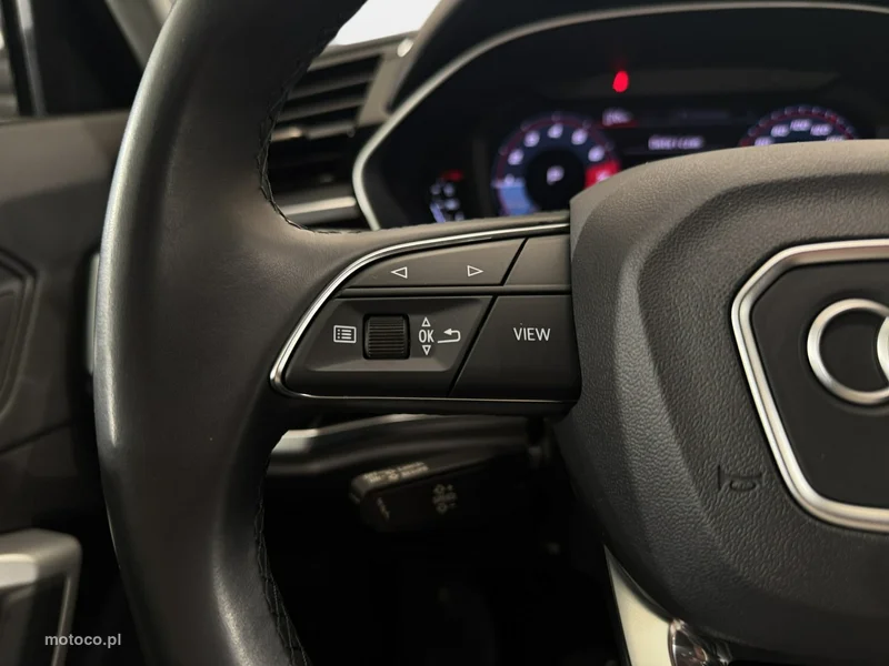 Audi Q3 F3 15