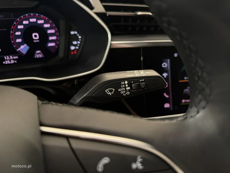 Audi Q3 F3 17
