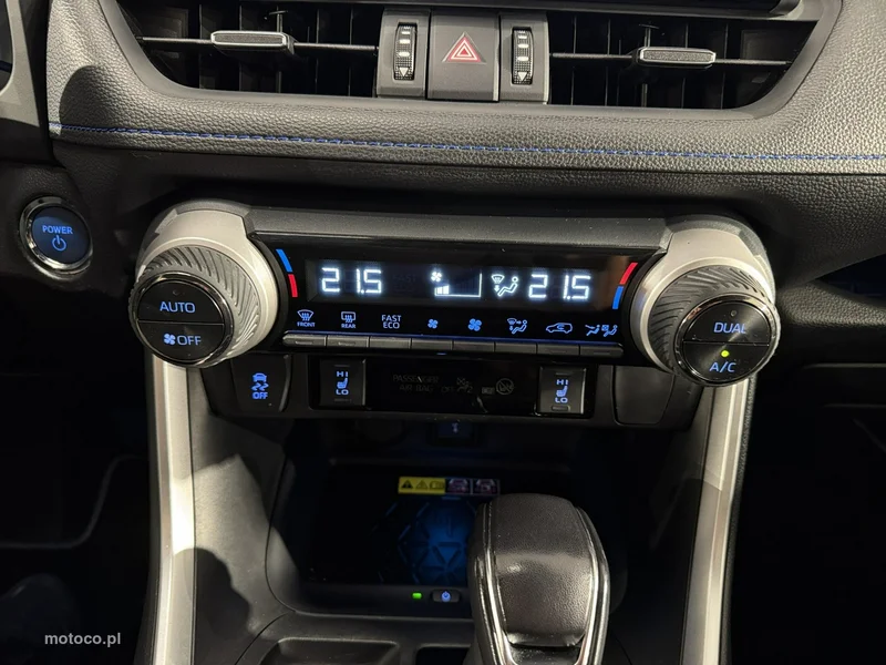 Toyota RAV 4 XA50 23