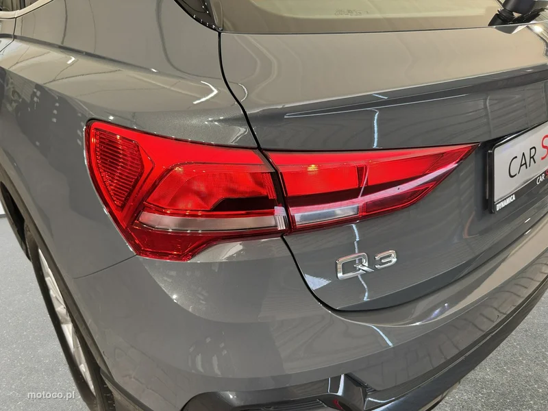 Audi Q3 F3 11