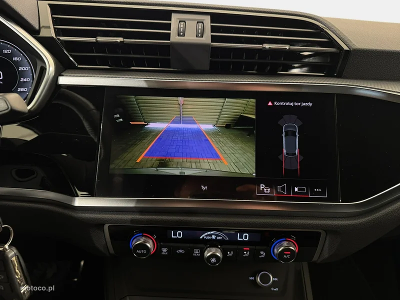 Audi Q3 F3 20