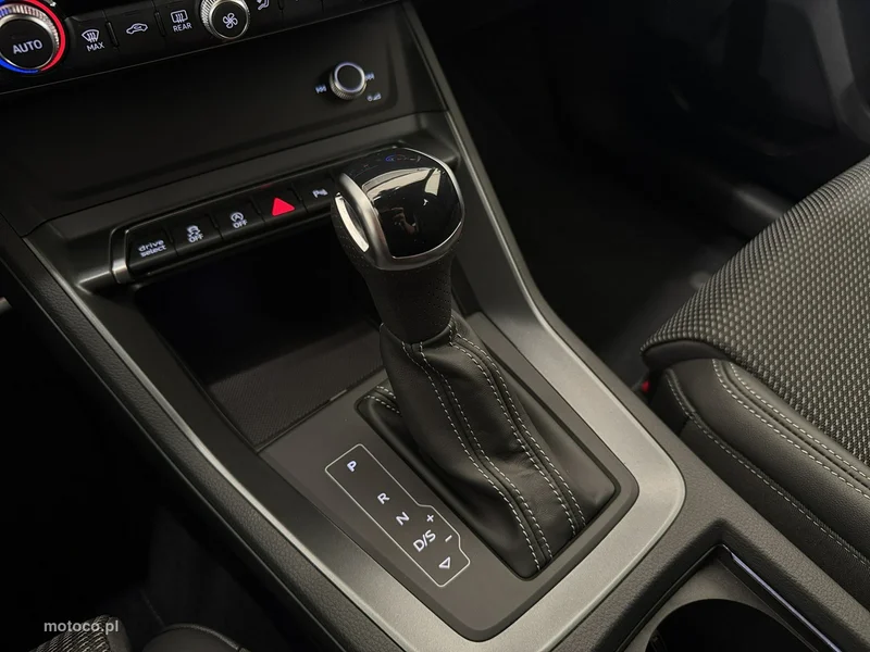 Audi Q3 F3 22