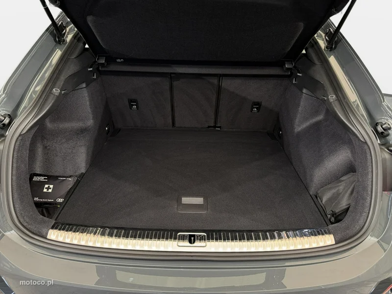 Audi Q3 F3 25
