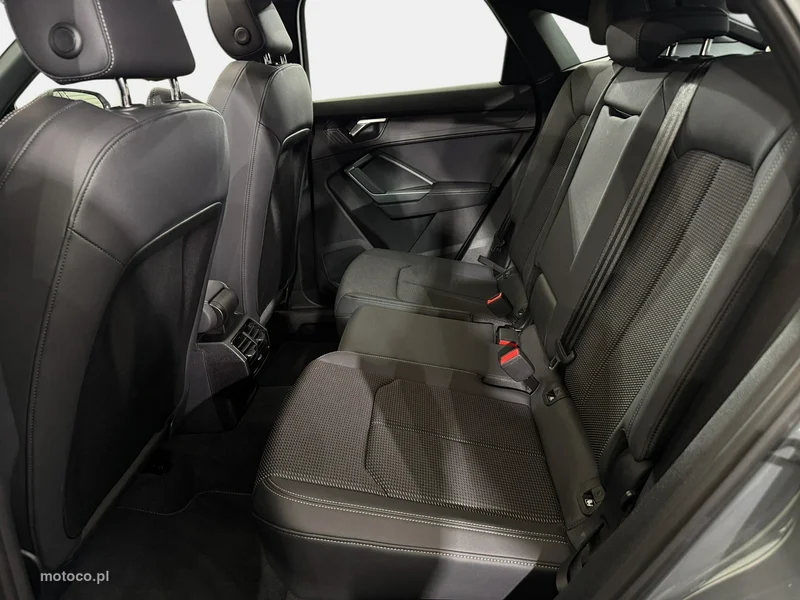 Audi Q3 F3 26