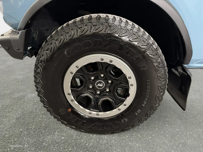 Ford Bronco 12