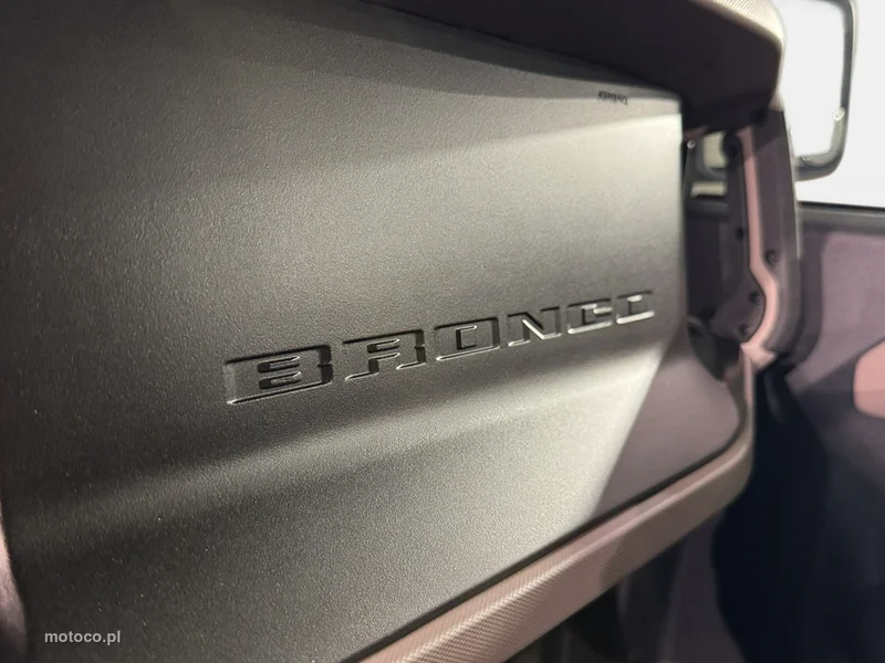 Ford Bronco 31