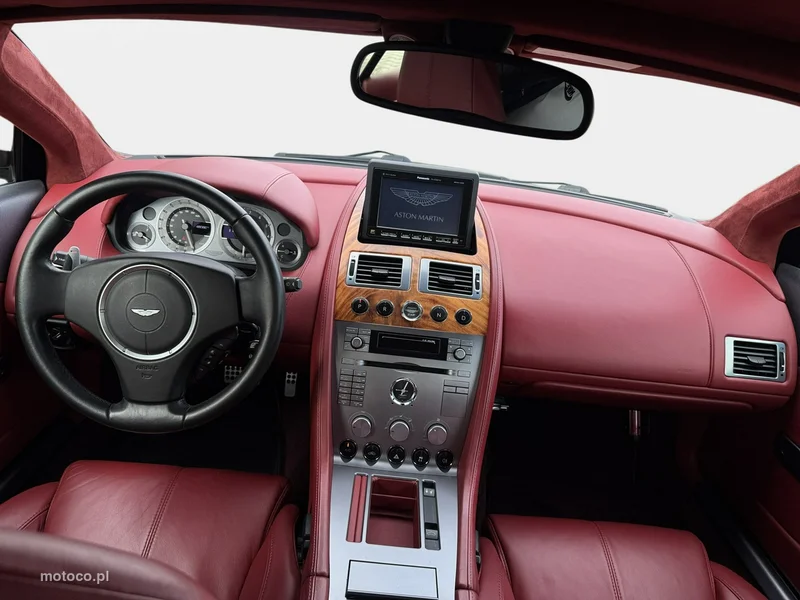 Aston Martin DB9 13