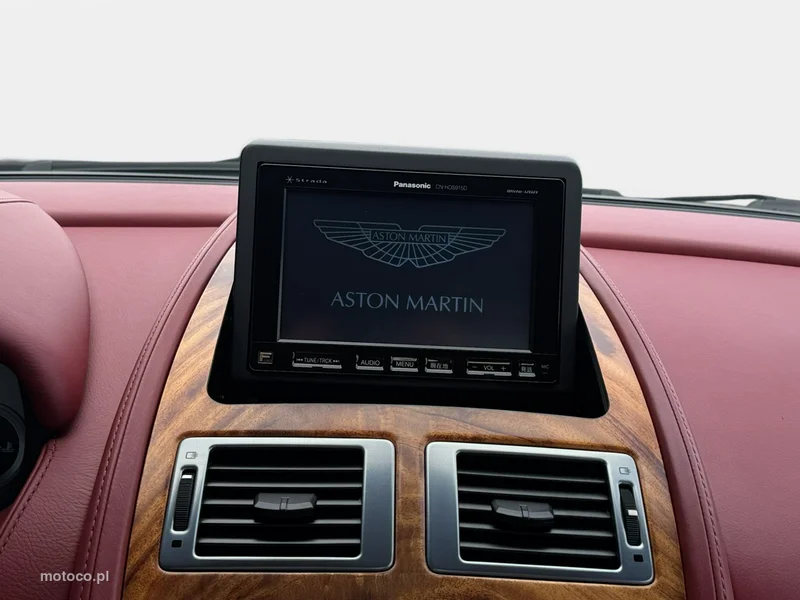 Aston Martin DB9 19