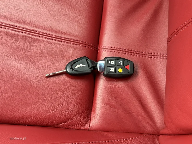 Aston Martin DB9 39