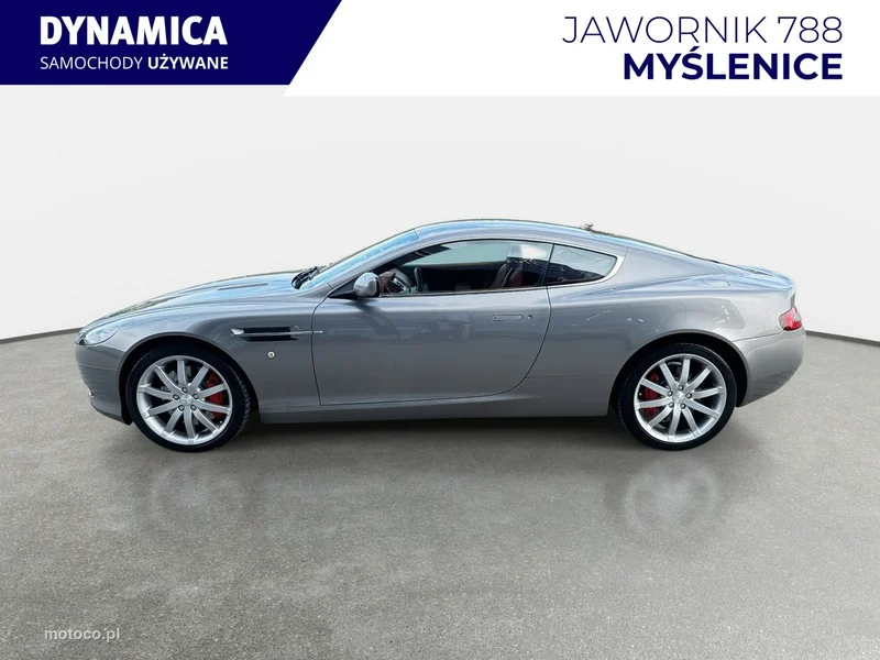 Aston Martin DB9 5