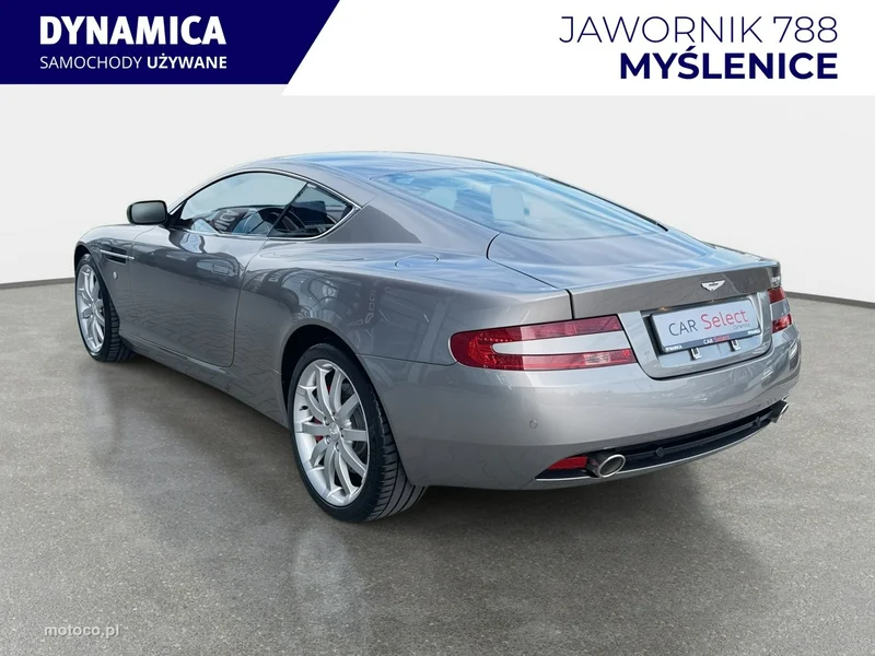 Aston Martin DB9 6