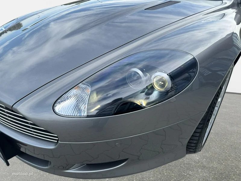 Aston Martin DB9 9