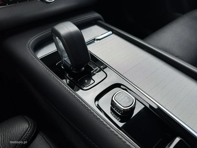 Volvo XC 90 30