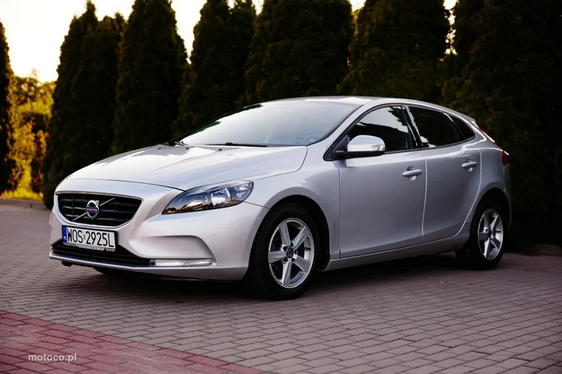 Volvo V40 12