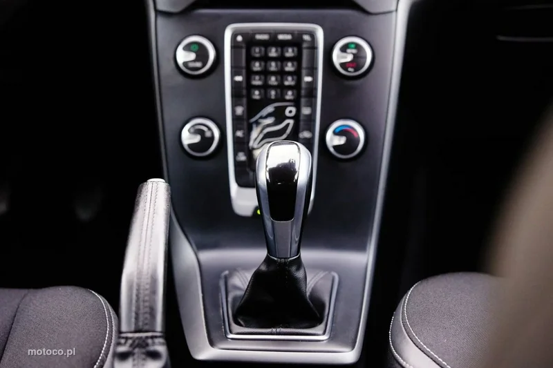 Volvo V40 18
