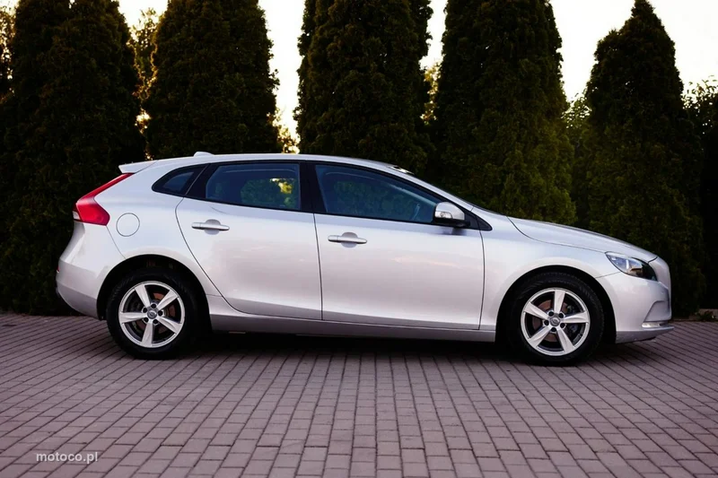 Volvo V40 8