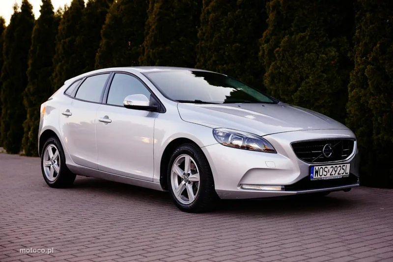 Volvo V40 9