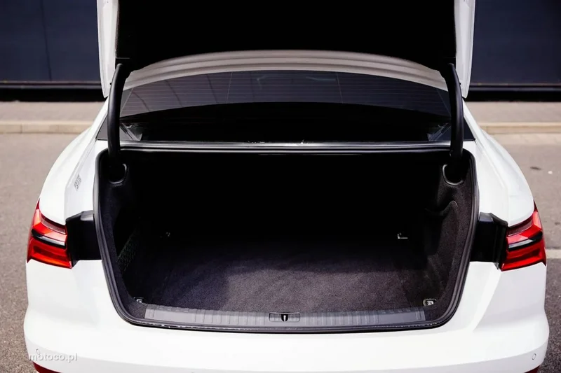 Audi A6 C8 39