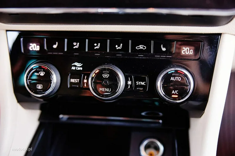 Skoda Superb III 32