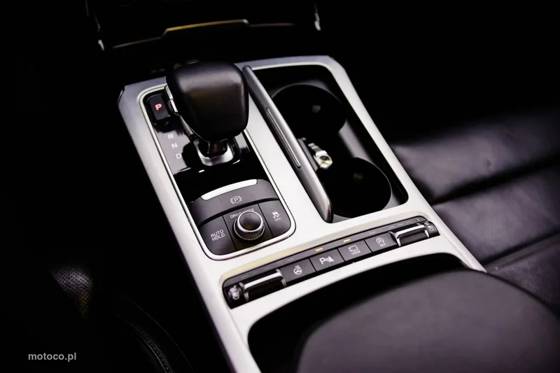 Kia Stinger 24