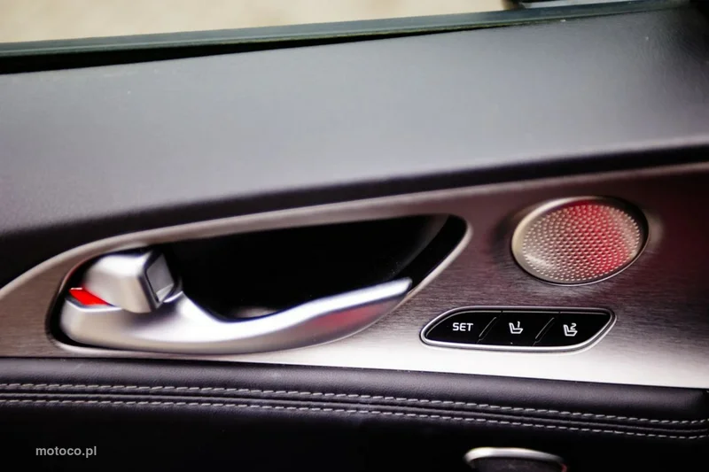 Kia Stinger 25