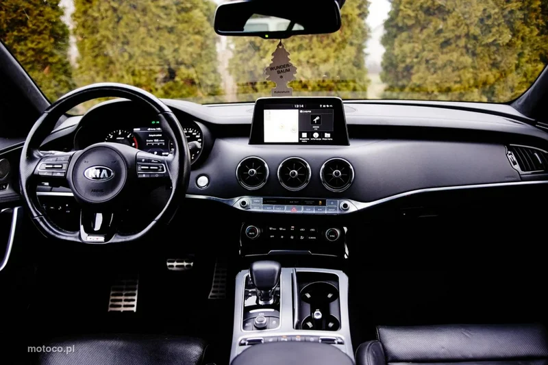 Kia Stinger 28