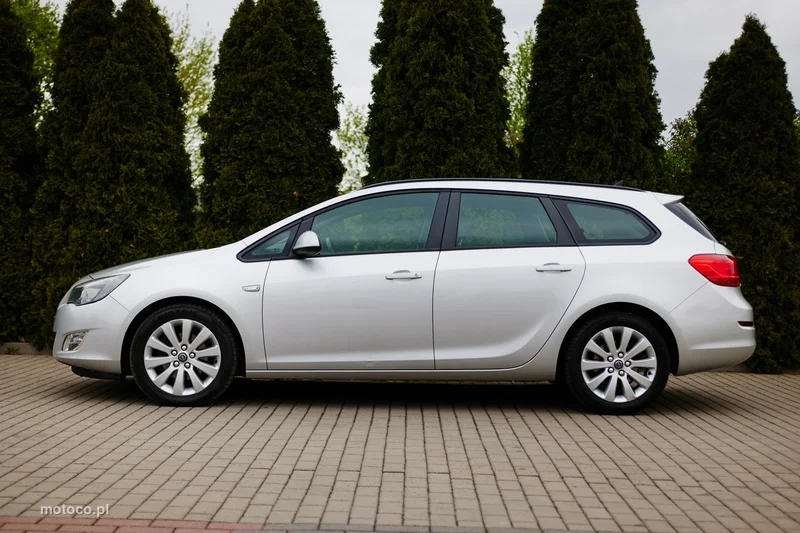 Opel Astra Sports Tourer 2