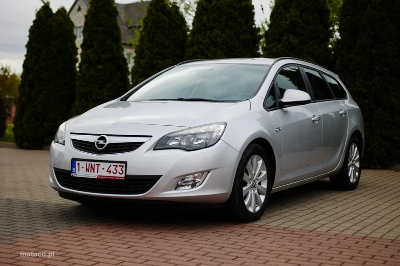 Opel Astra Sports Tourer 12