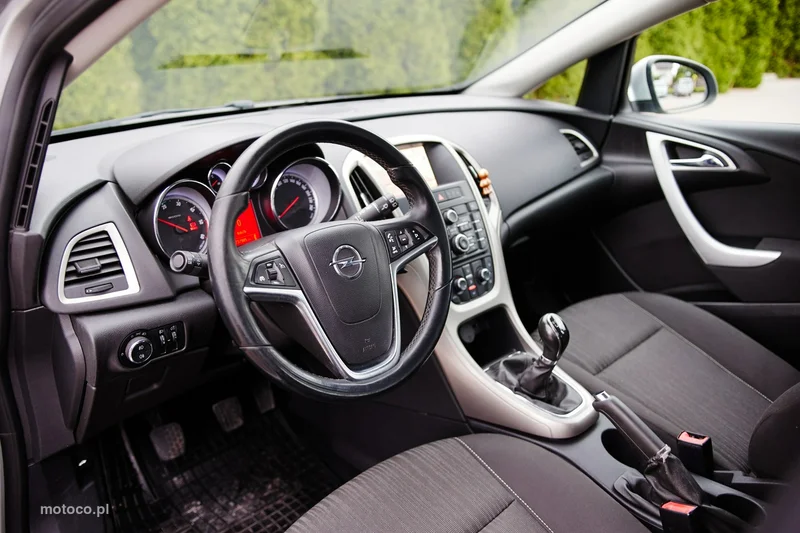 Opel Astra Sports Tourer 13