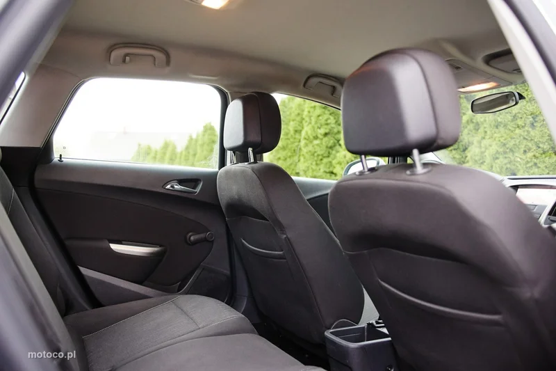 Opel Astra Sports Tourer 25