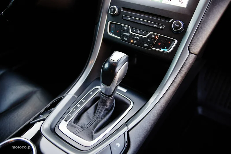 Ford Mondeo V 16