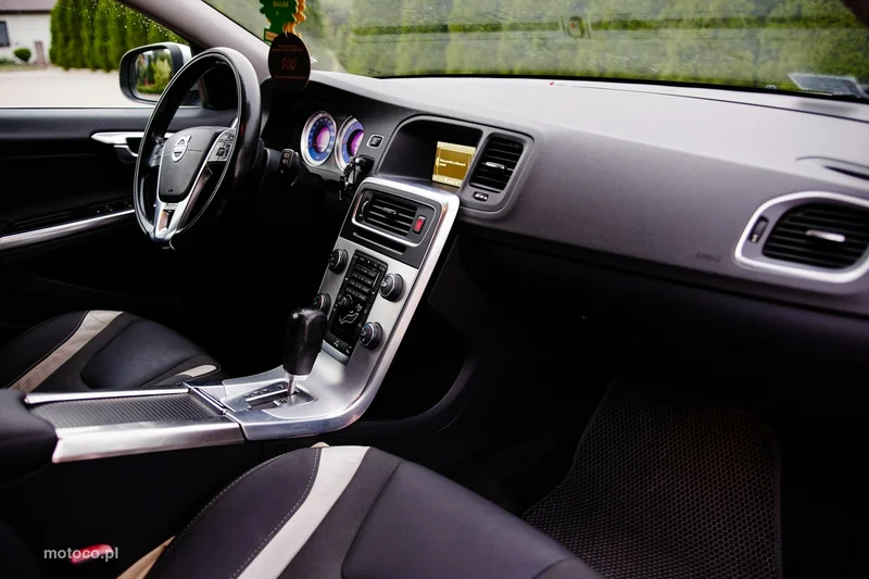Volvo V60 13