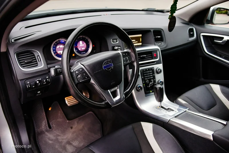 Volvo V60 24
