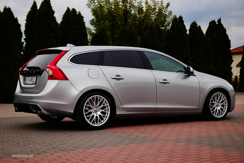 Volvo V60 9