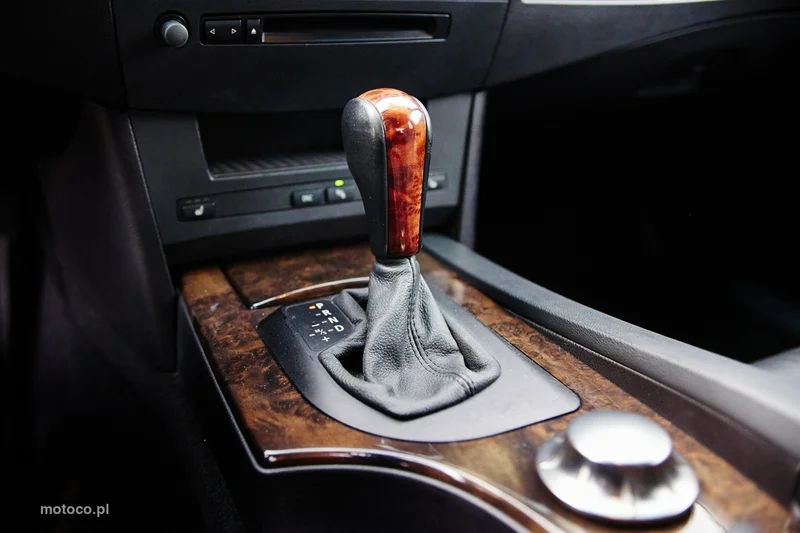 BMW Seria 5 E60 530 17
