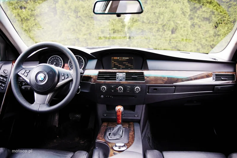 BMW Seria 5 E60 530 22