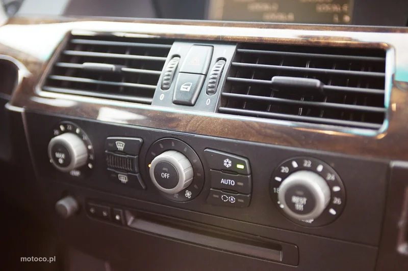 BMW Seria 5 E60 530 27