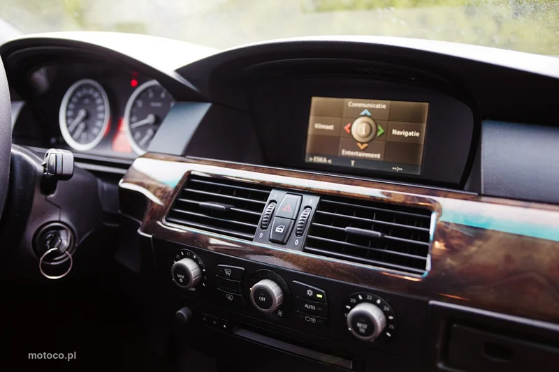 BMW Seria 5 E60 530 29
