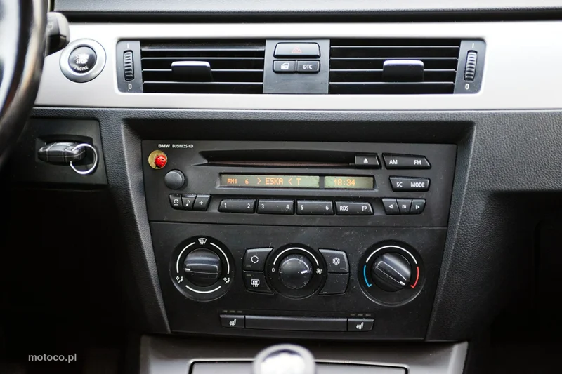 BMW Seria 3 E90 318 15