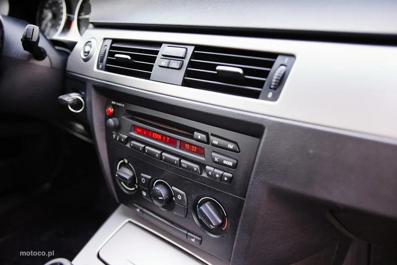 BMW Seria 3 E90 318 22