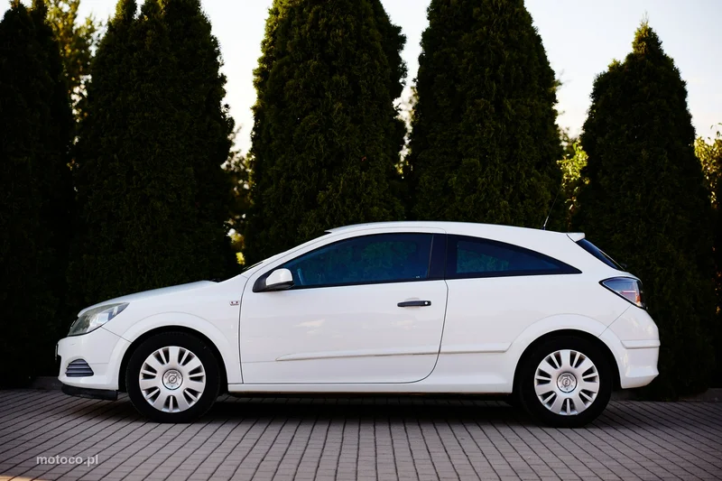 Opel Astra GTC 2